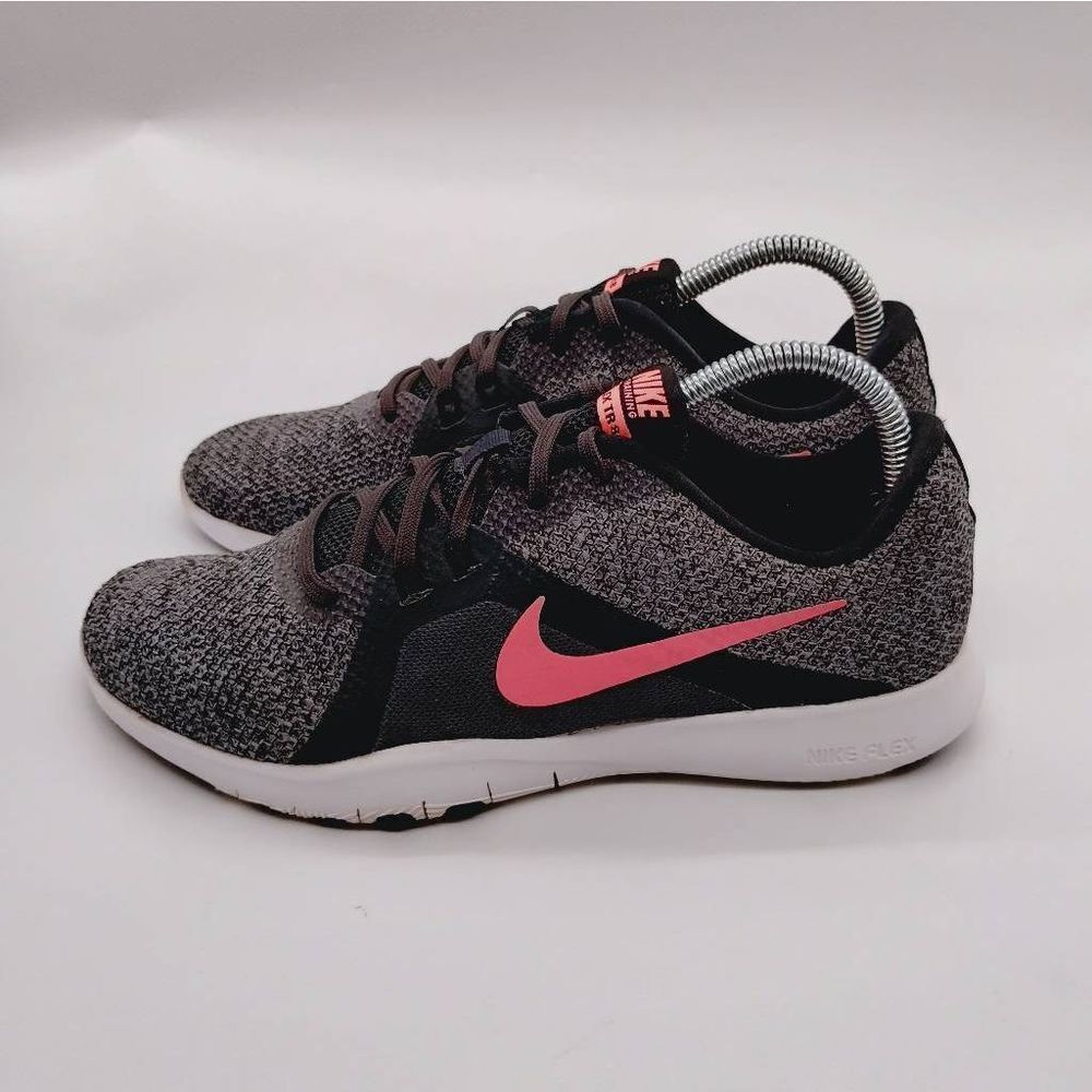 Nike Women's Athletic Shoes Black and Pink